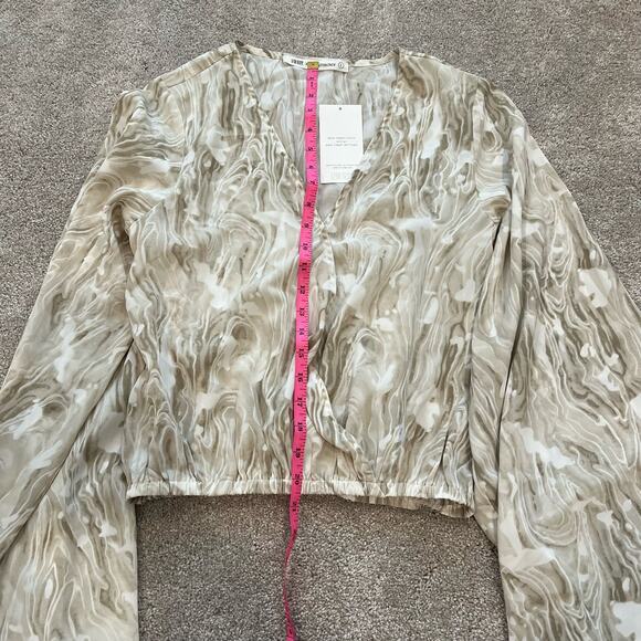 NWT 12th Tribe The Salty Blonde Wrap Blouse Tan and White Size Large - Picture 6 of 7